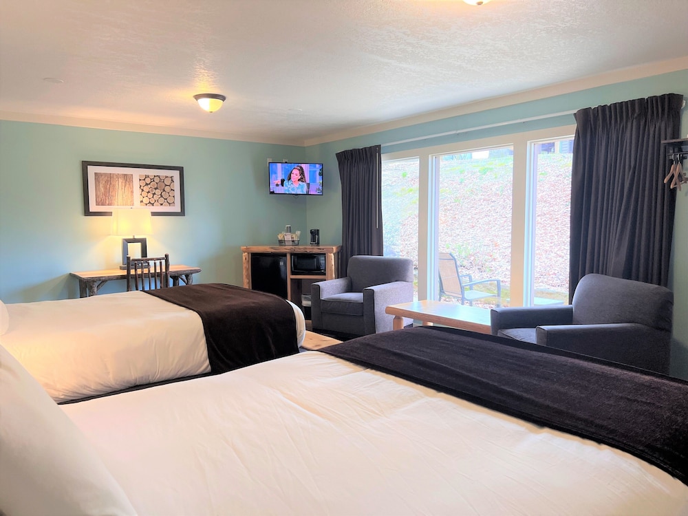 Inn Room 2 Queen Beds Mini Suite photo 2