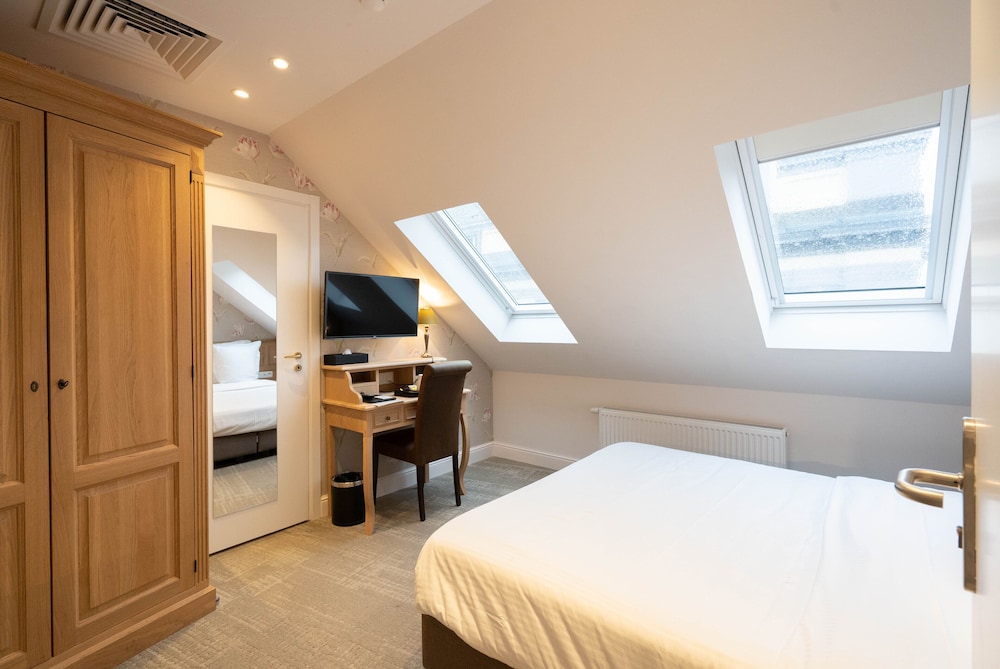 Budget Double (Velux) photo 1