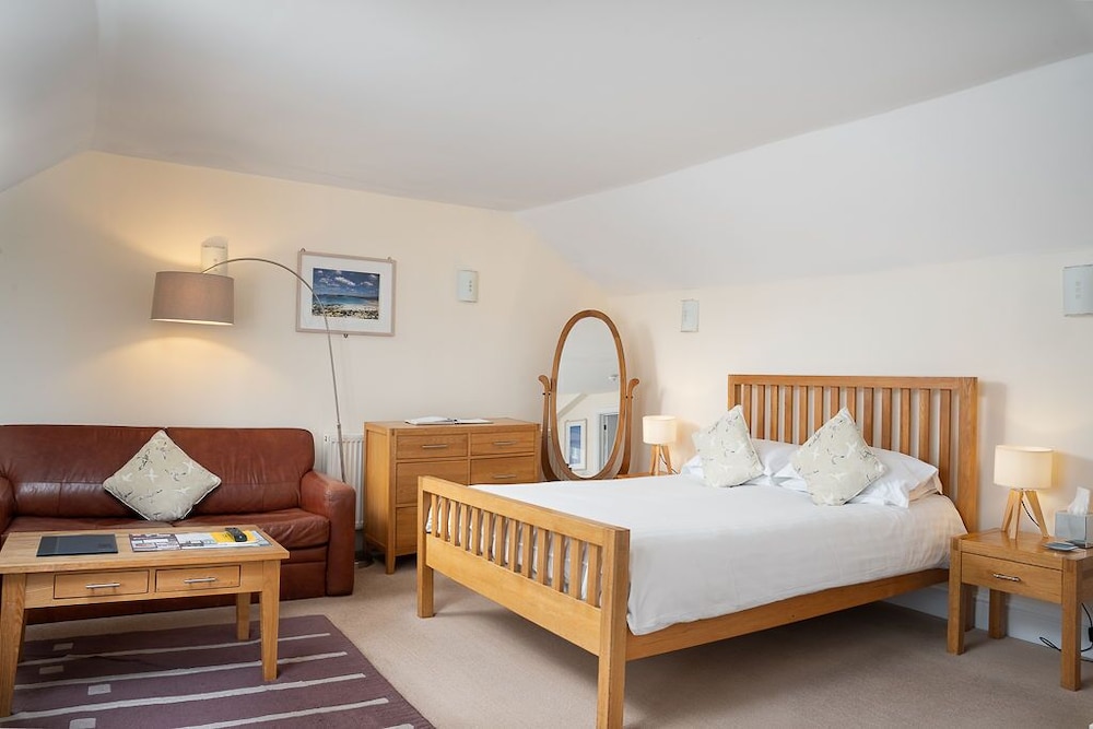 Superior Double Room, Ensuite, Harbor View photo 2