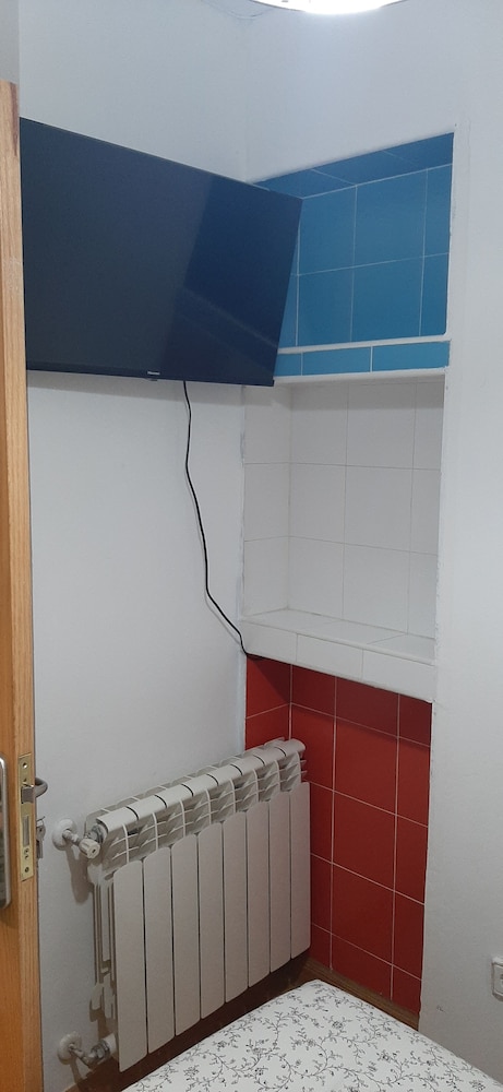 Economy Single Room (Shared Bathroom) photo 3