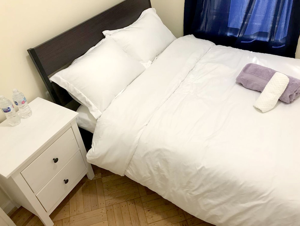 City Double Room Single Use, Shared Bathroom photo 1