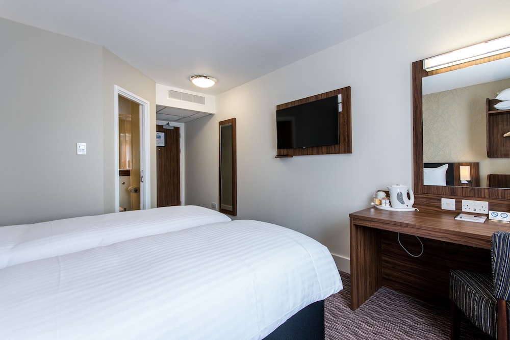 Double or Twin Room - Photo 2