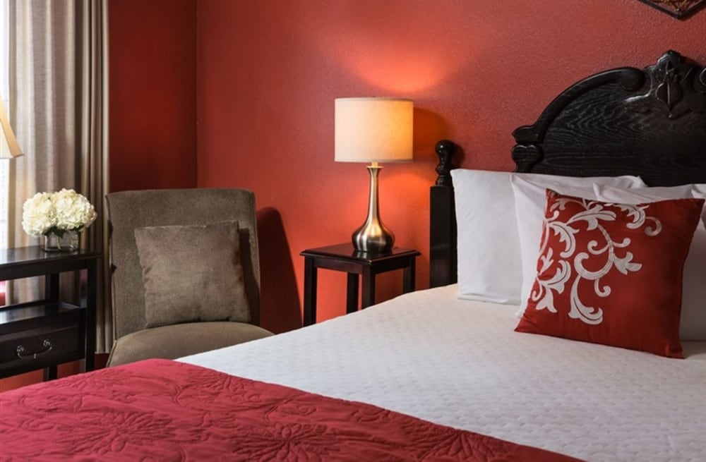 Room, Private Bathroom (Milleneous Room)