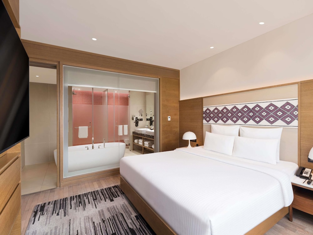 Executive Suite, 1 Double Bed with Sofa bed, City View
