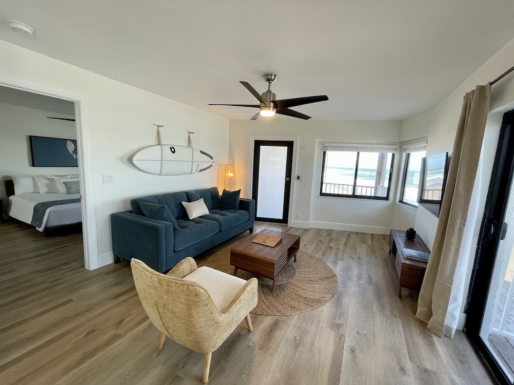 Oceanfront One Bedroom King Suite