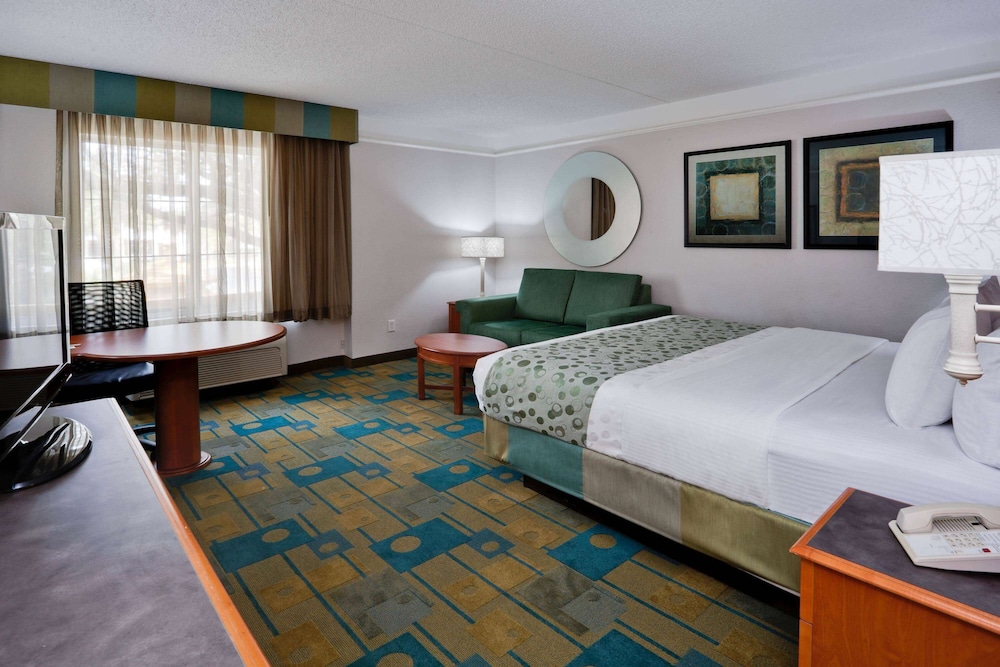 Deluxe Room, 1 King Bed, Non Smoking