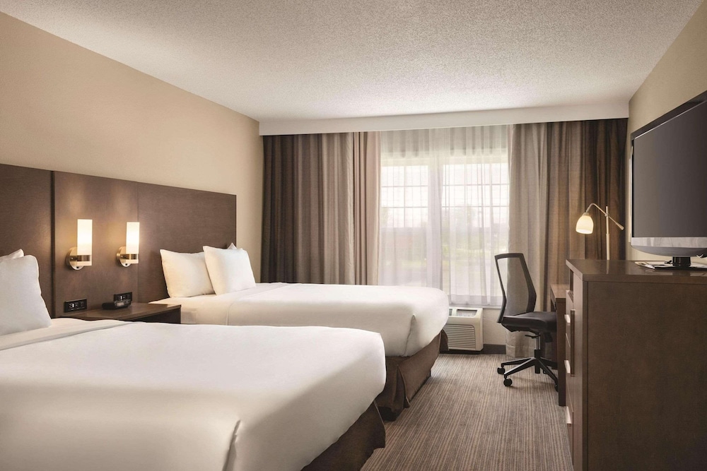 Standard Room, 2 Queen Beds, Non Smoking - Photo 1