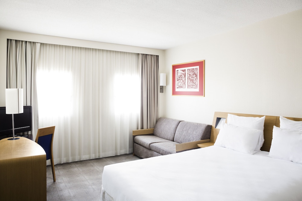 Superior Room, 1 Queen Bed with Sofa bed photo 2