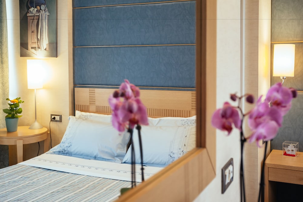 Standard Suite, Balcony photo 2