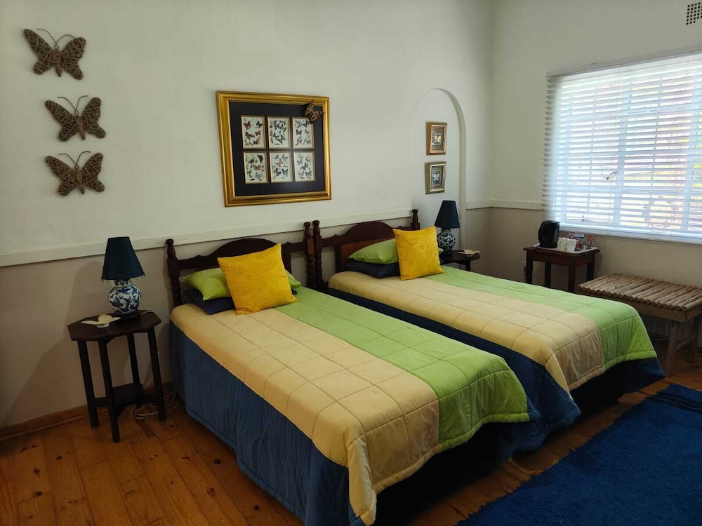 Basic Twin Room photo 3
