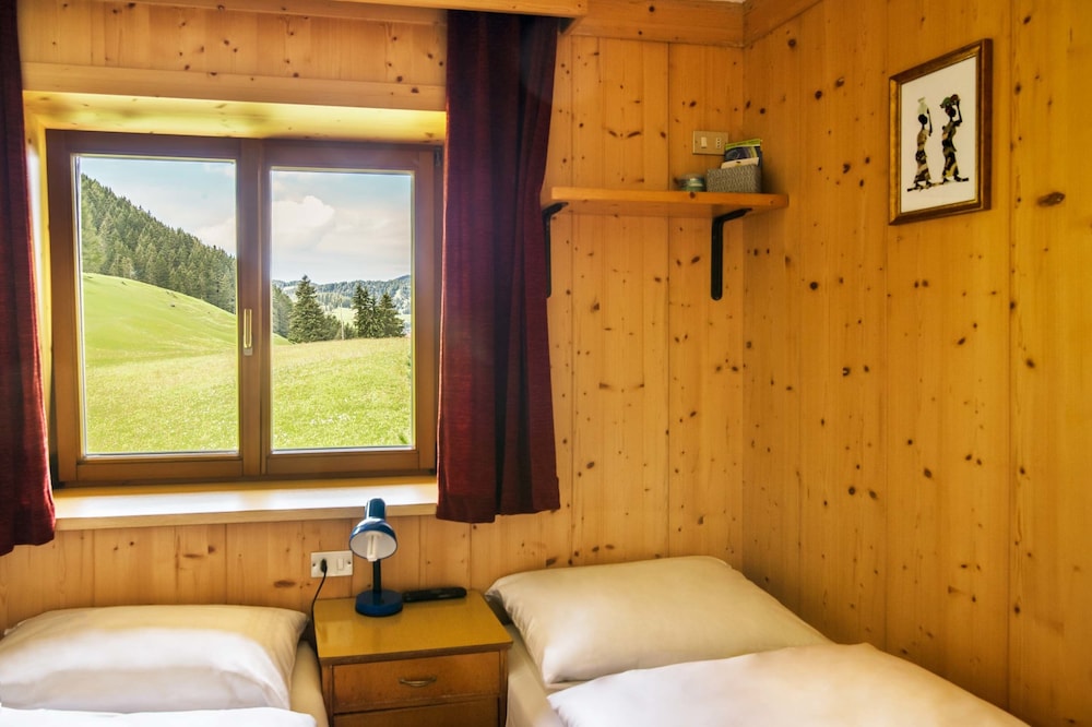 Classic Twin Room, Mountain View photo 2