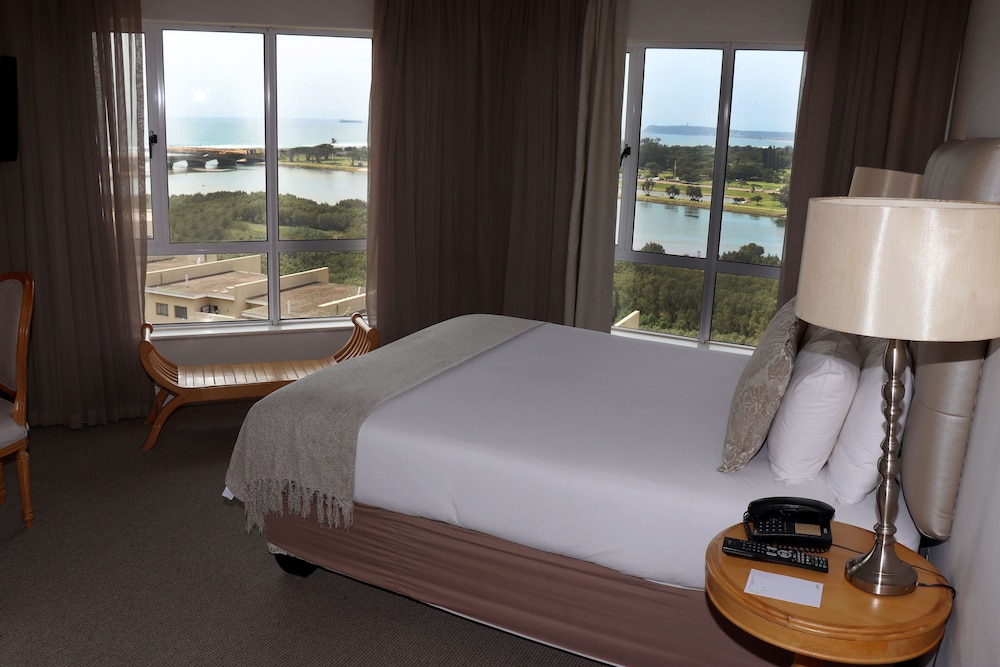 Suite, 1 Bedroom, Non Smoking, River View - Photo 1