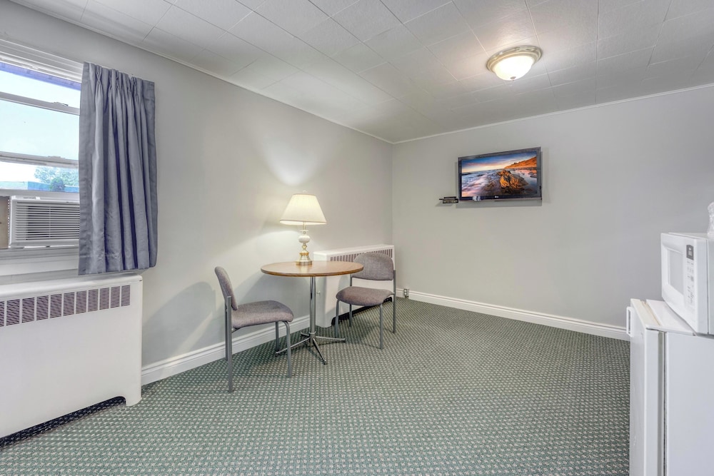 Superior Double Room, 2 Double Beds, Non Smoking, Bathtub, photo 6