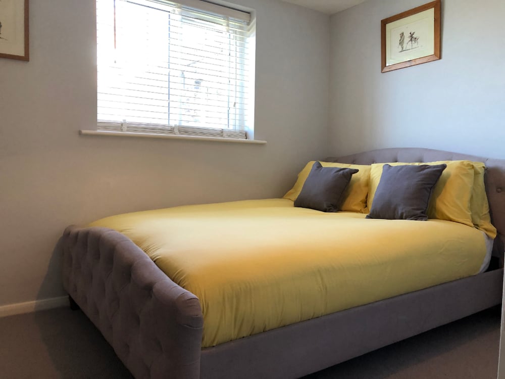 Two- Bedroom House photo 2