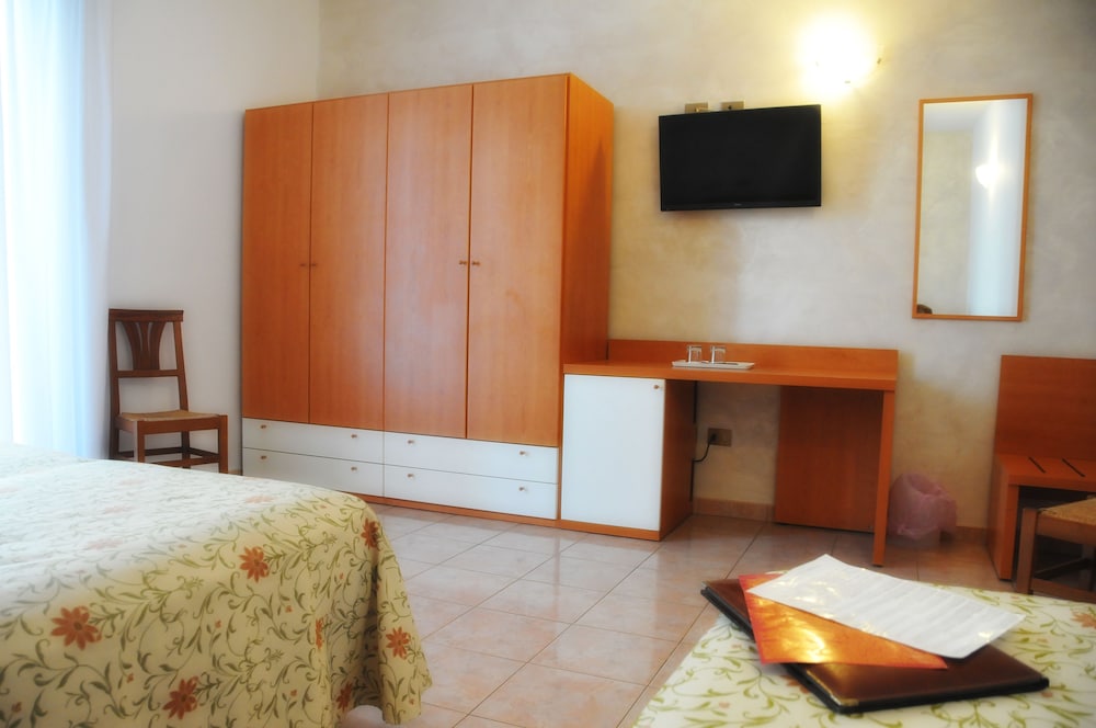 Superior Double or Twin Room - Photo 1