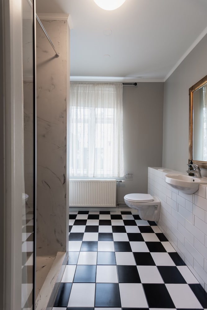Apartment, 3 Bedrooms - Photo 14