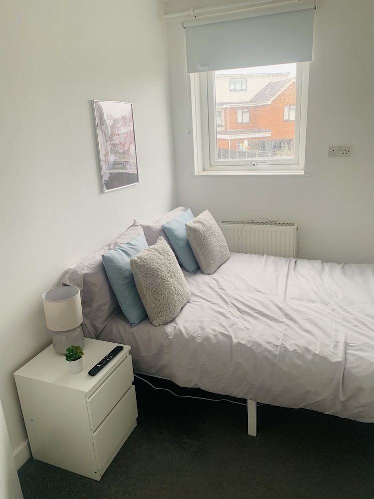 House, Multiple Beds photo 3
