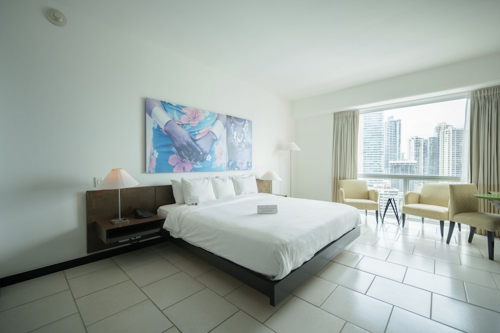 Deluxe Room, 1 King Bed, Sea View - Photo 4