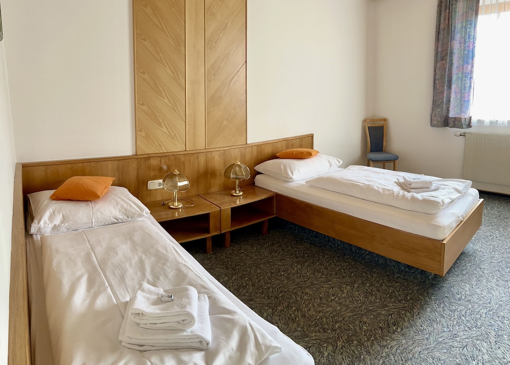 Standard Twin Room photo 1