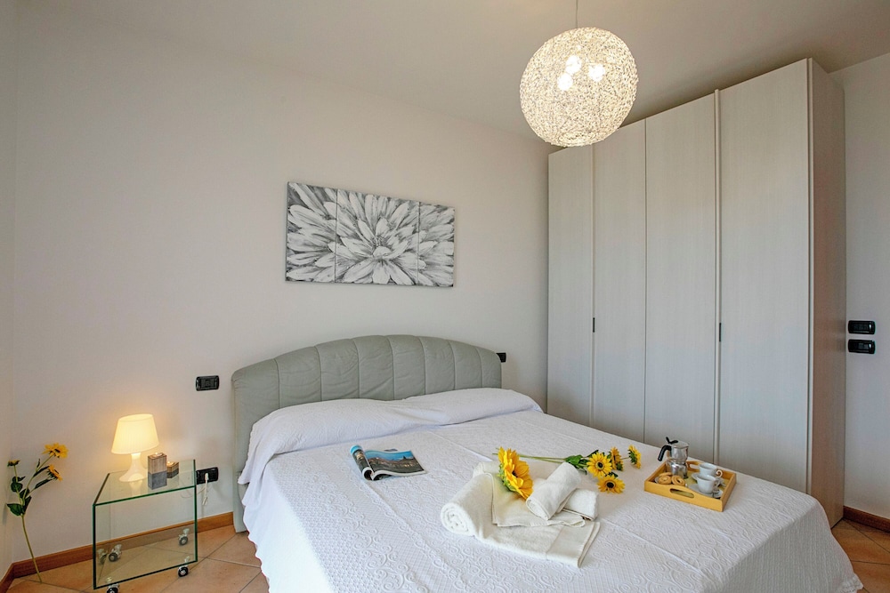 Family Apartment, Multiple Bedrooms (Appartamento Vista Lago)