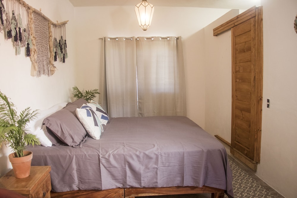 Double Room, 1 King Bed photo 2