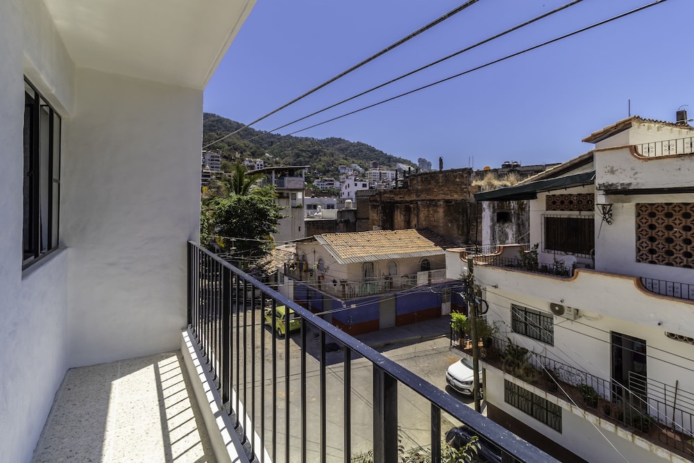 Cuale Condos 2 Bedroom #303 Romantic Zone photo 2