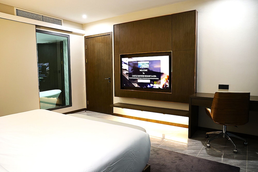 Executive Suite Mountain and River View - Photo 12