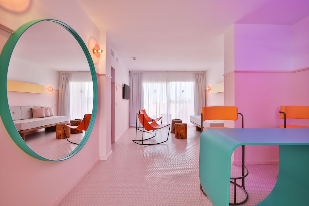 Suite (2 pax) photo 3