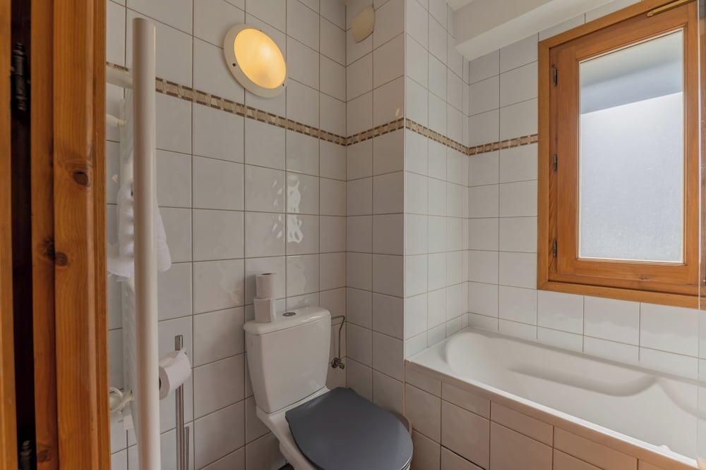 Family Apartment, Multiple Bedrooms (Vallorcine Balme 06 Ski In / Ski Out) Family Apartment, Multiple Bedrooms (Vallorcine Balme 06 Ski In / Ski Out)
