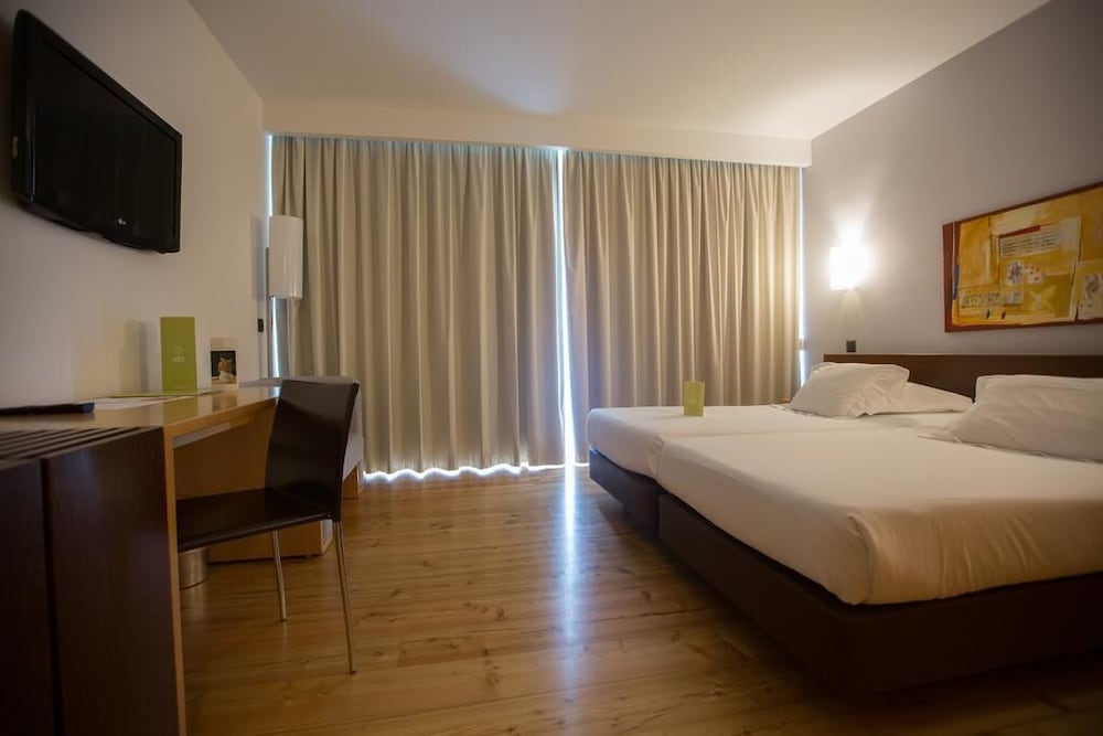 Standard Twin Room, Mountain View photo 1