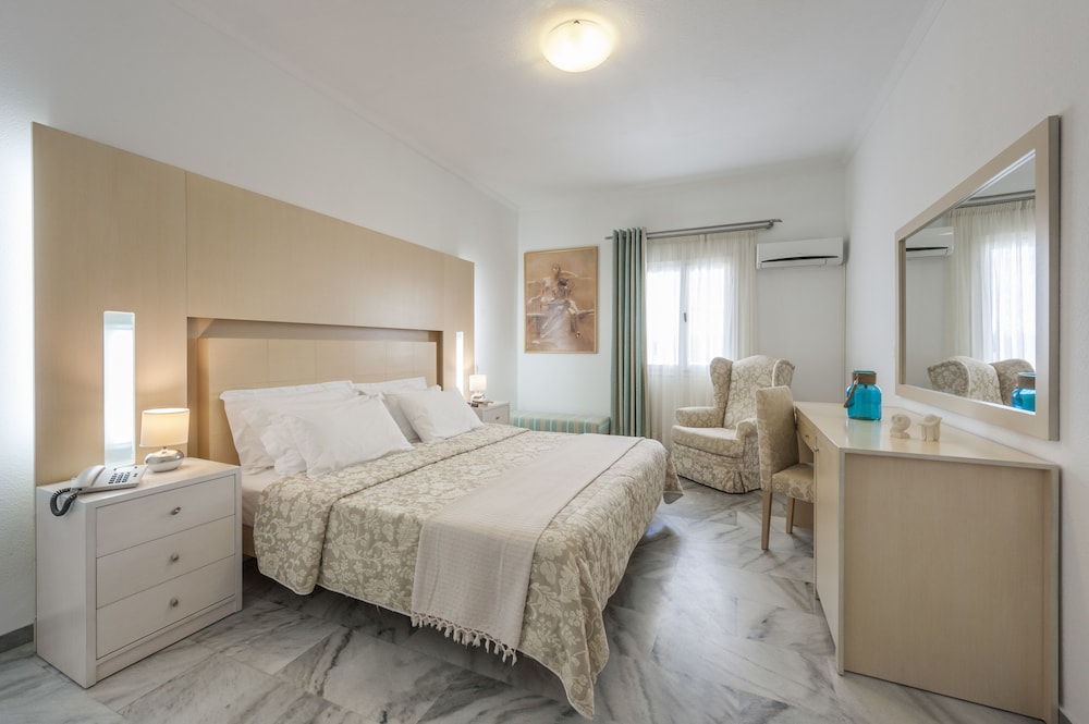Suite - Photo 3