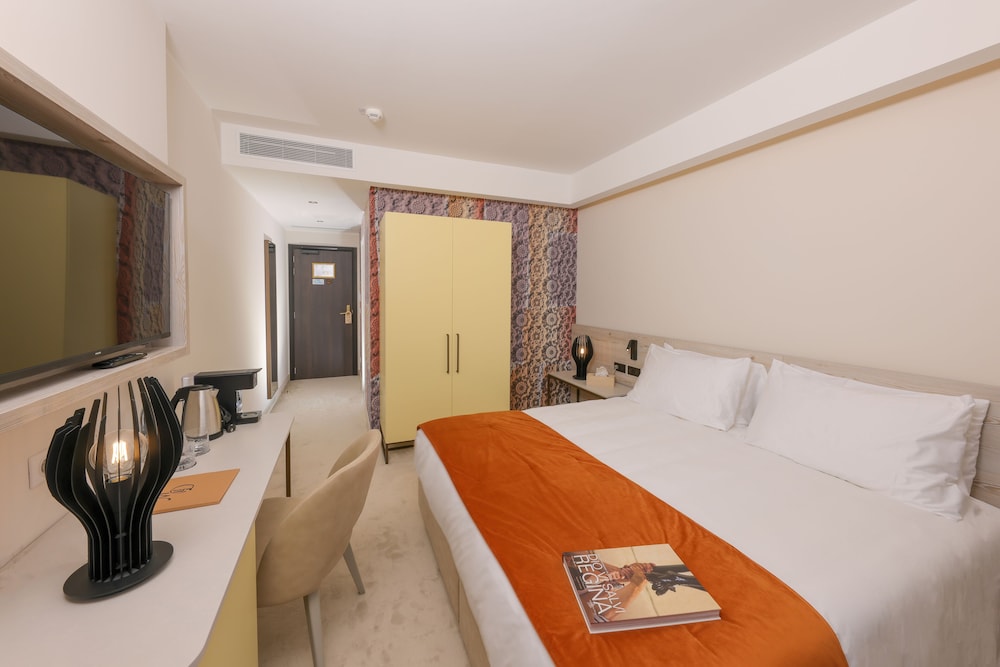 Deluxe Room - Photo 1
