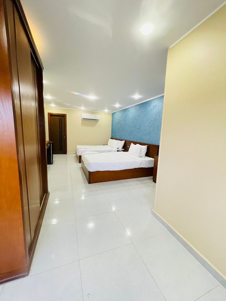 Deluxe Quadruple Room, 1 Bedroom, Non Smoking photo 3