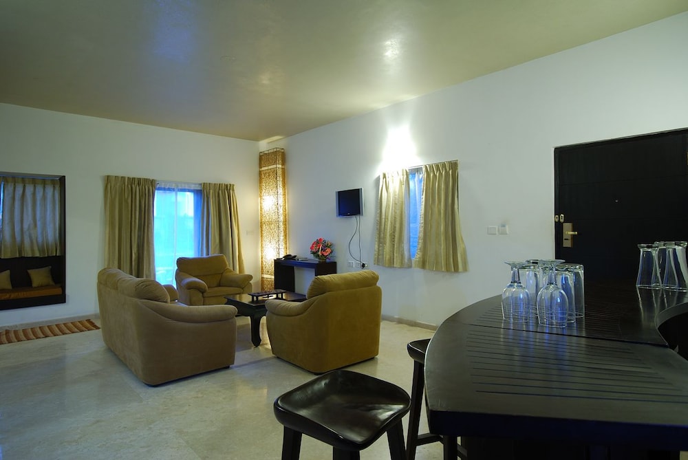 Basic Suite - Photo 2