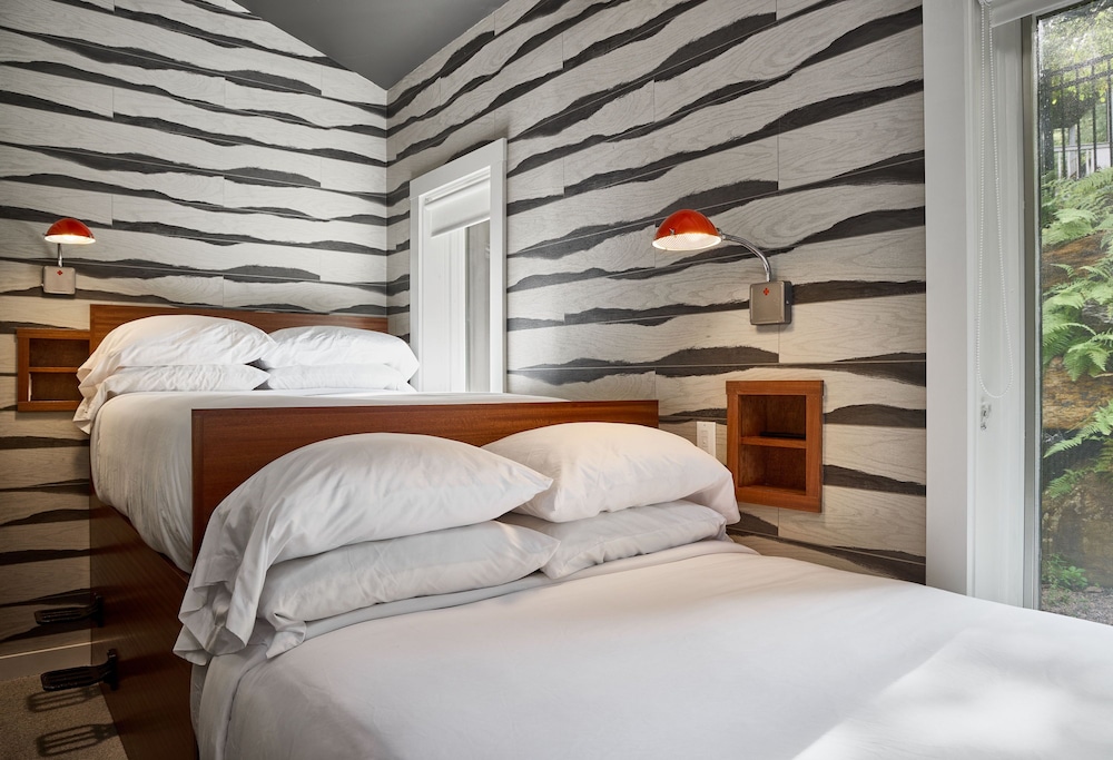 Signature Room, Multiple Beds photo 1
