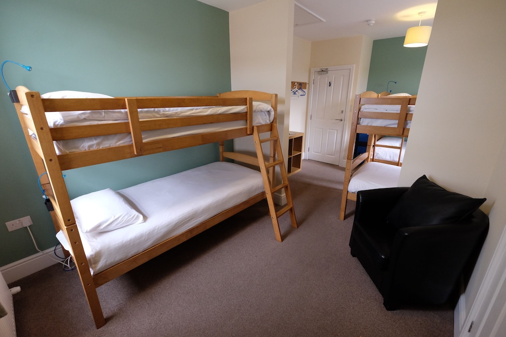 Room, Mixed Dorm (1 bed in a 6 bed dorm.  No children) photo 3