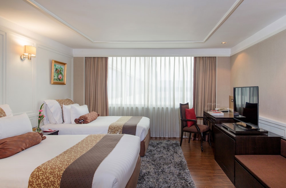 Presidential Suite, Multiple Beds (Two Bedrooms) photo 2