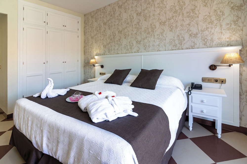 Superior Double Room - Photo 11