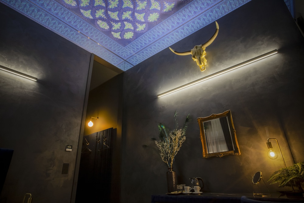 Deluxe Suite, Hot Tub - Photo 4