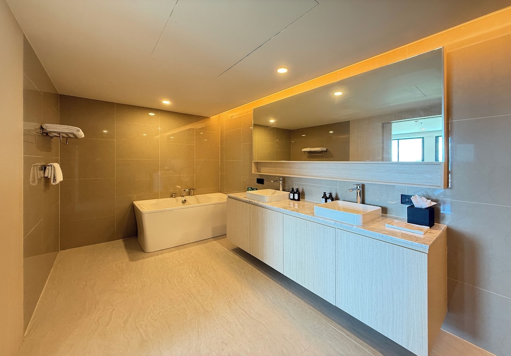 Premier Suite (Duplex) - Photo 14