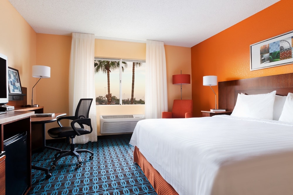 Suite, 1 King Bed, Non Smoking - Photo 1