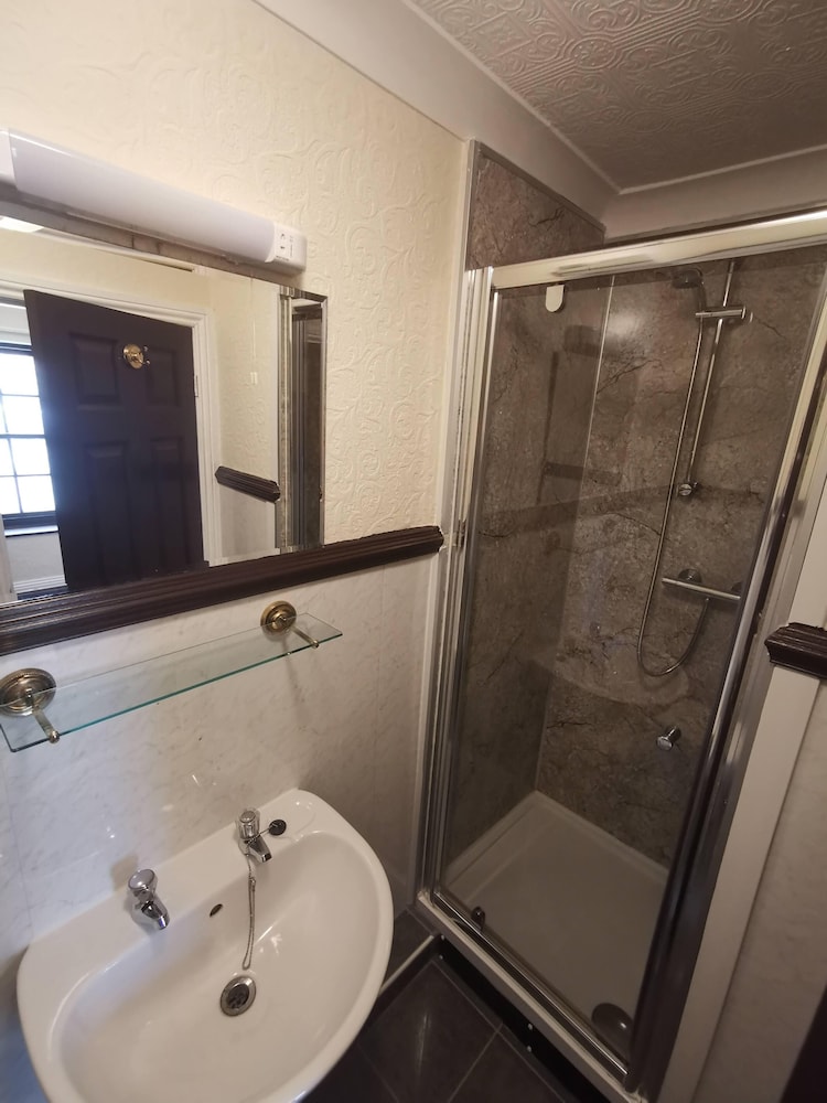 Classic Twin Room, Ensuite - Photo 4