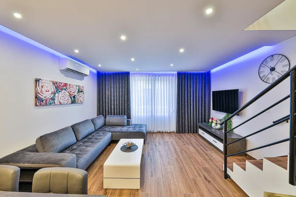 Apartment (Silva - Central & Modern - A(4))