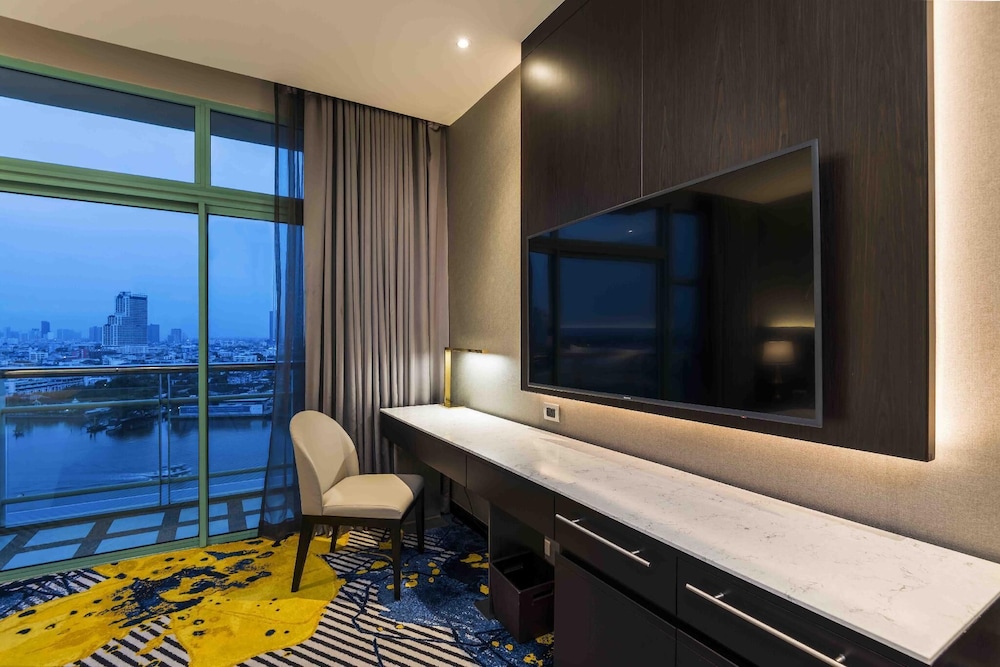 Grand Deluxe Club Twin River View thumbnail 6