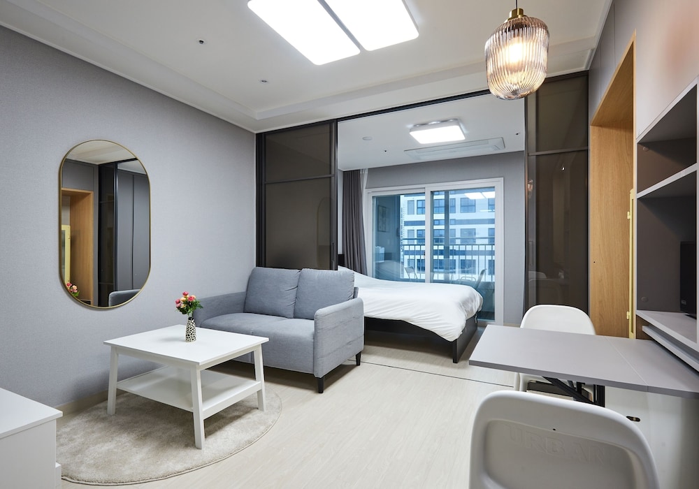 Deluxe Double Room - Photo 12