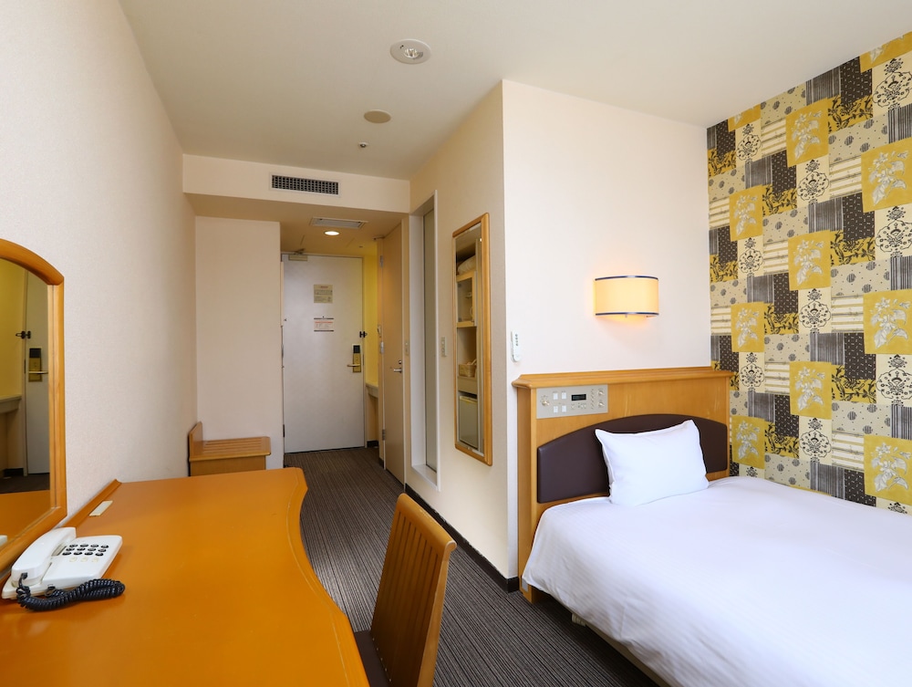 Semi Double Room - Non Smoking photo 3