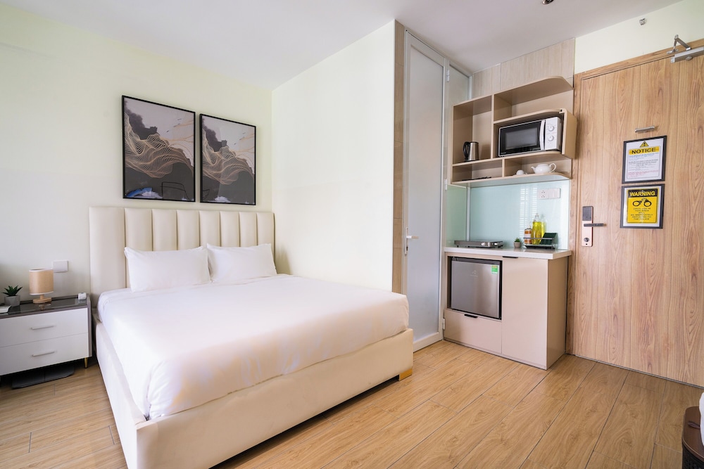 Deluxe Studio, Balcony, City View