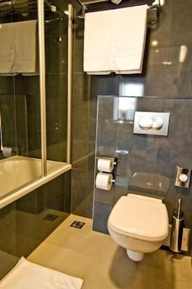 Superior Double or Twin Room, City View photo 3