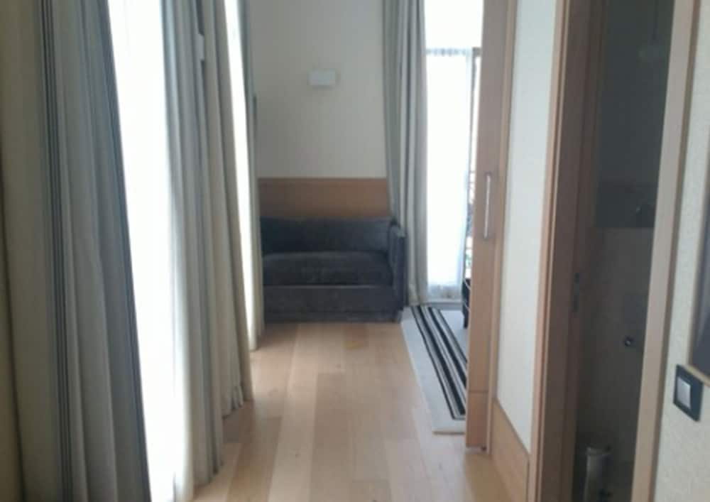 Junior Triple Room, 1 Queen Bed, Beach View photo 2