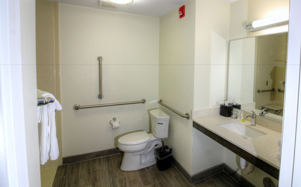 Studio Suite, 2 Queen Beds, Accessible (Communications, Accessible Tub) photo 3
